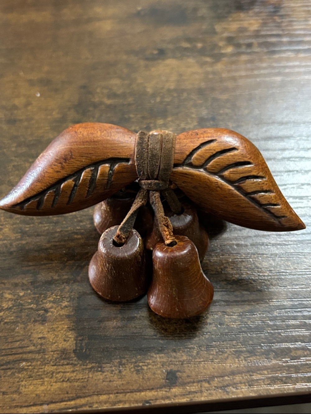 Unique Vintage Carved Wooden Bell Cluster Brooch - Picture 5 of 5